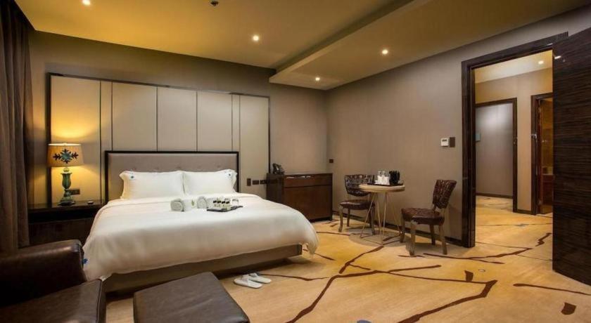 Lotus Blu Hotel Legazpi Kültér fotó