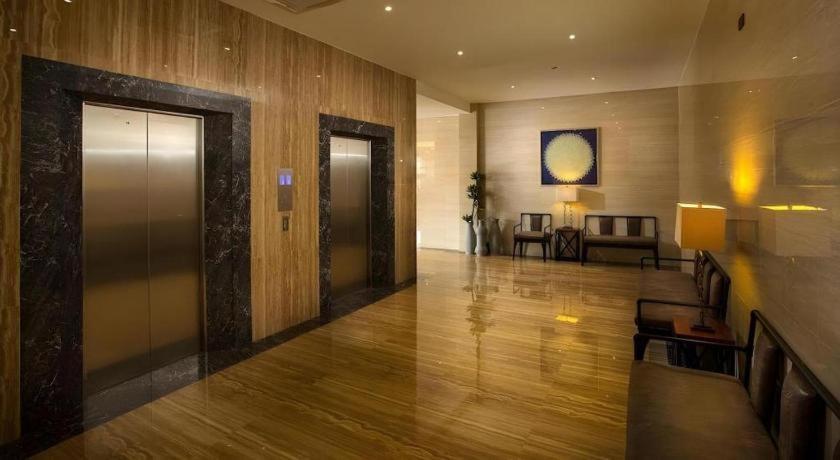 Lotus Blu Hotel Legazpi Kültér fotó