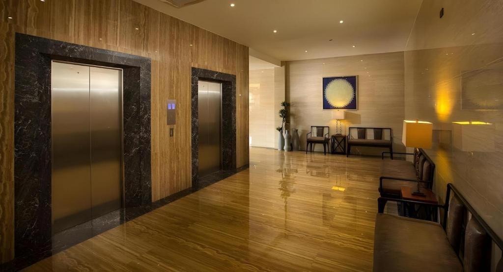 Lotus Blu Hotel Legazpi Kültér fotó