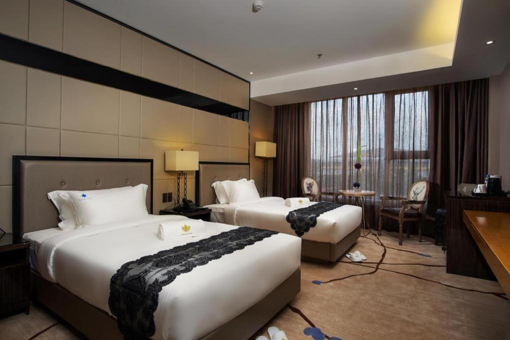 Lotus Blu Hotel Legazpi Kültér fotó