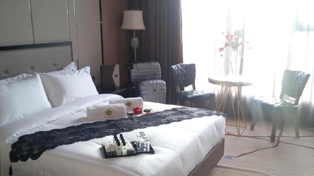 Lotus Blu Hotel Legazpi Kültér fotó