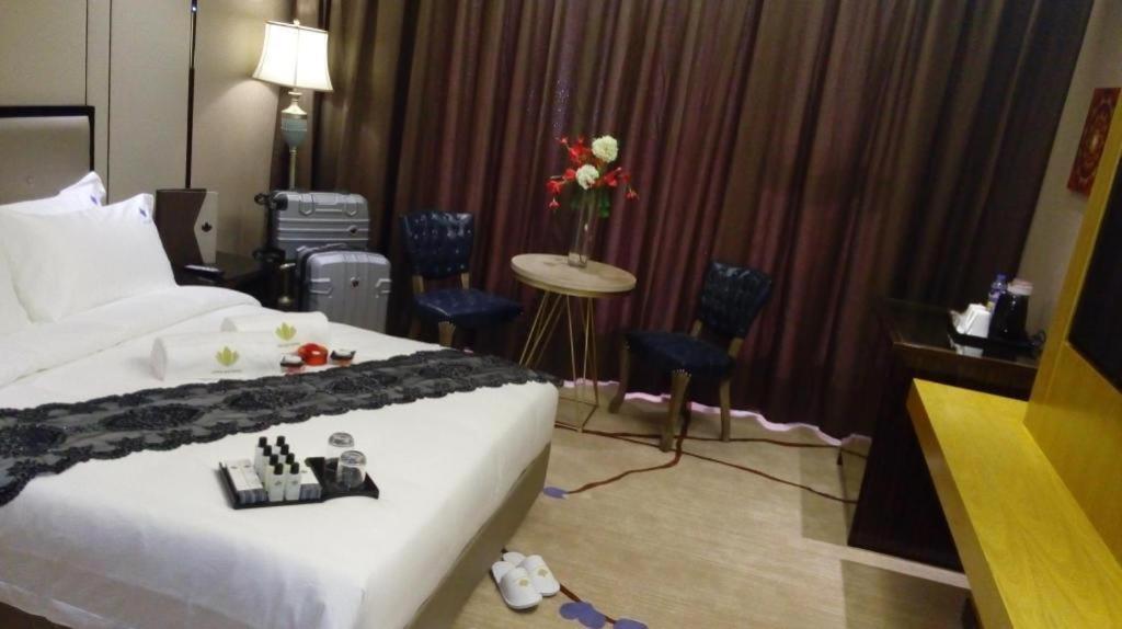Lotus Blu Hotel Legazpi Kültér fotó